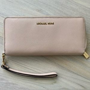 Michael Kors Wallet/wristlet